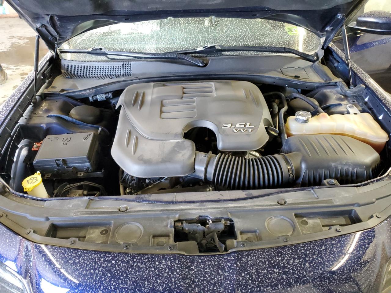 2016 Chrysler 300 - Image 11