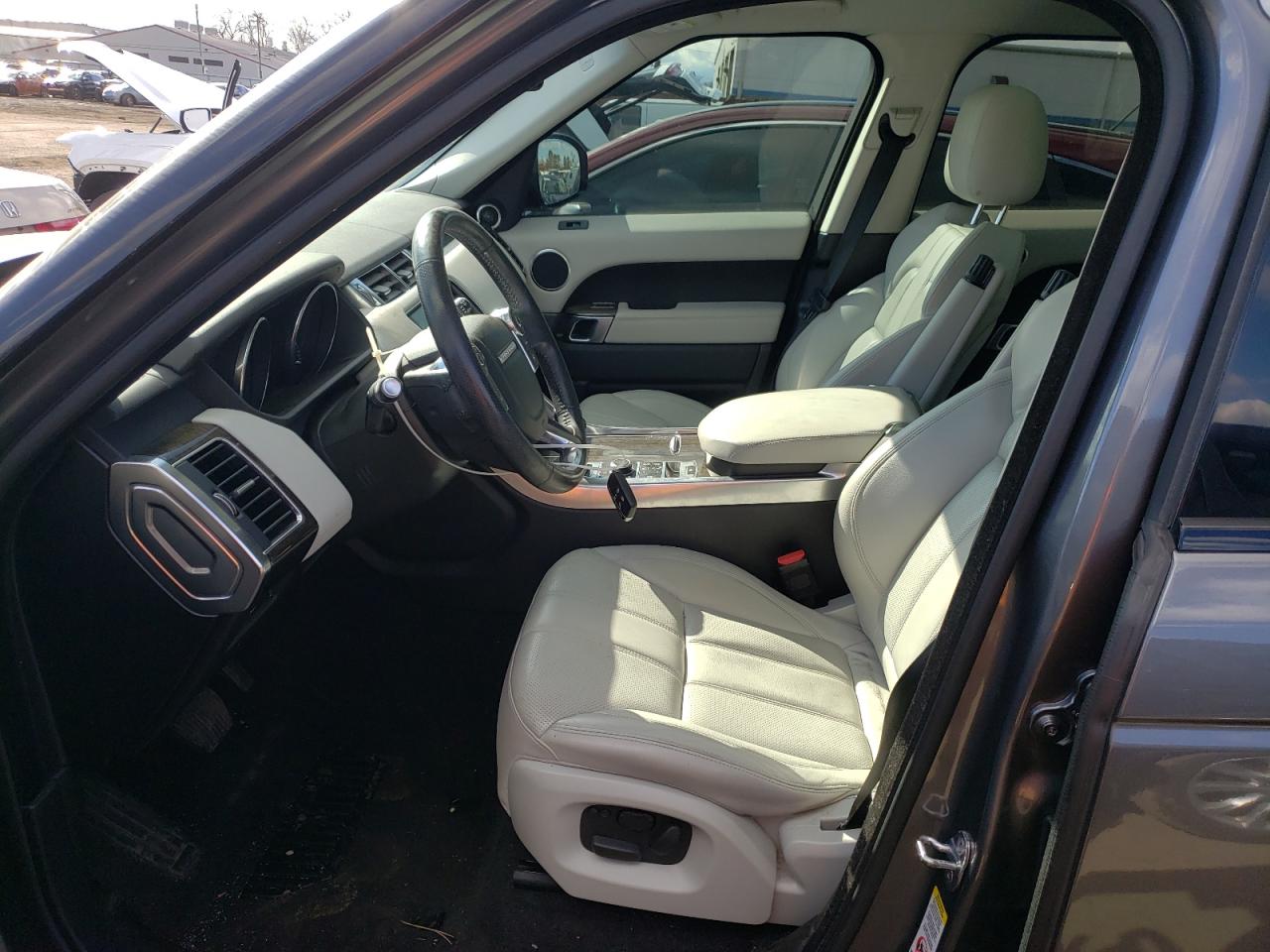 2015 Land Rover Range Rover - Image 7