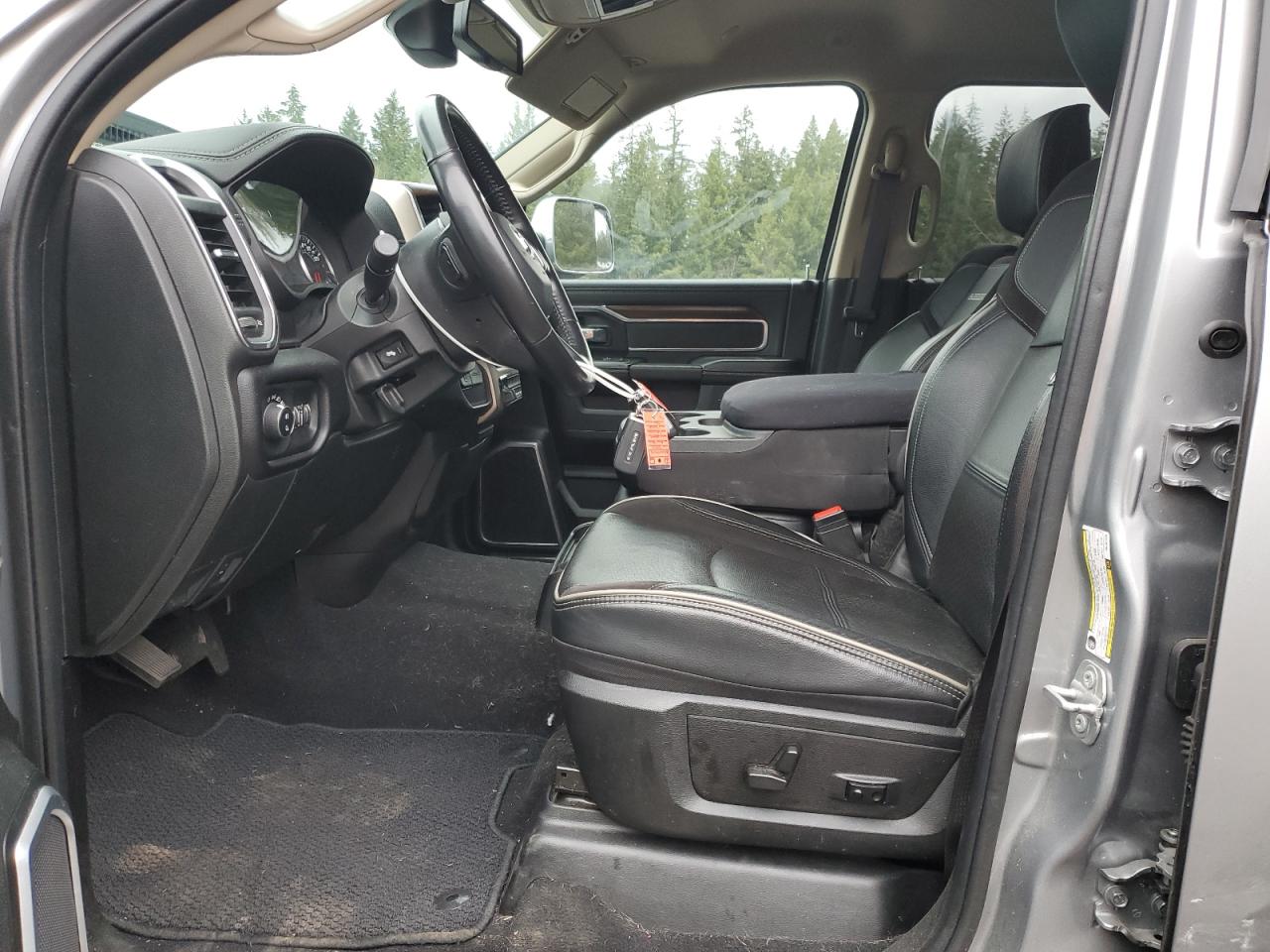 2022 RAM 3500 - Image 7