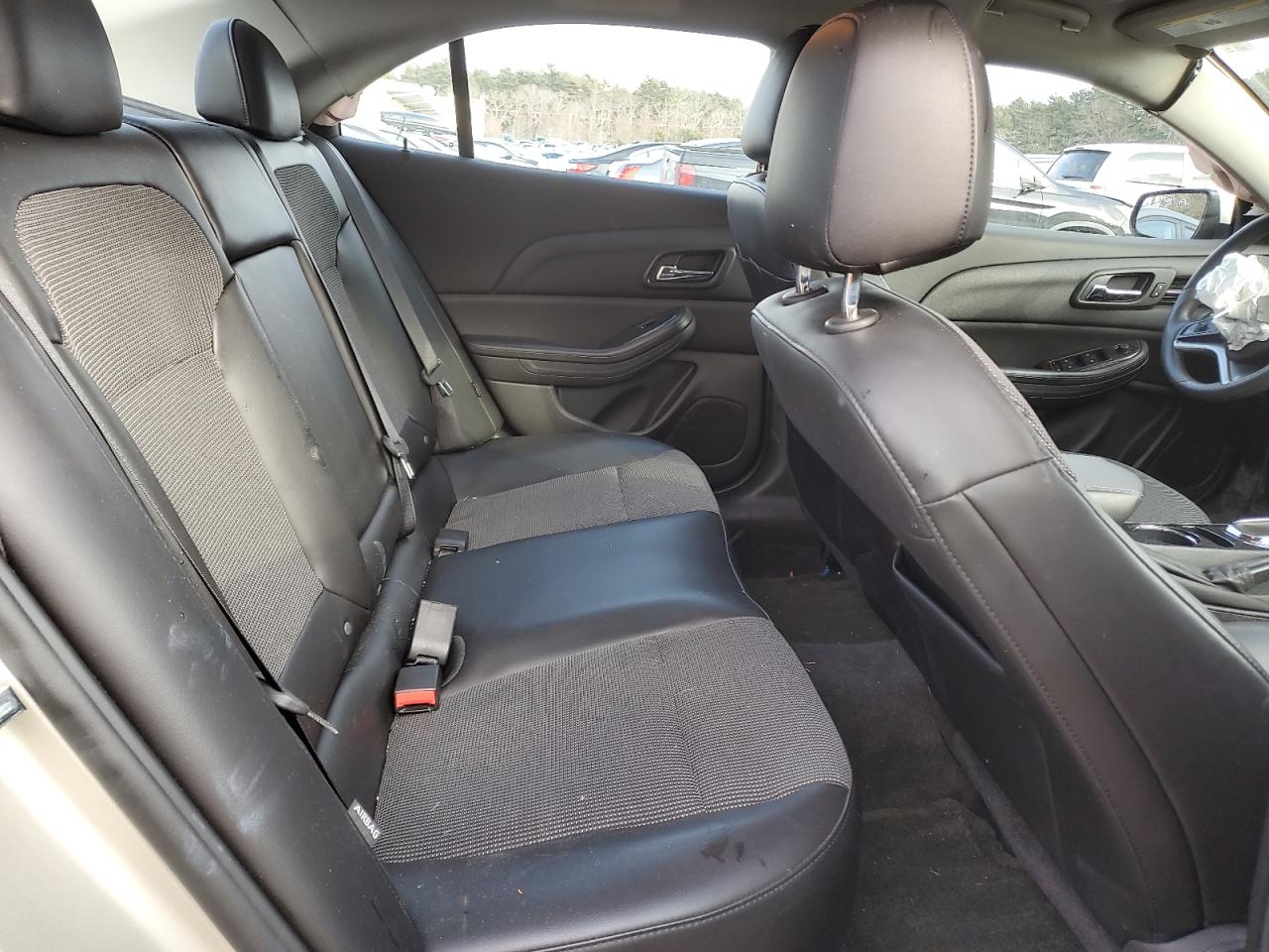 2016 Chevrolet Malibu - Image 10