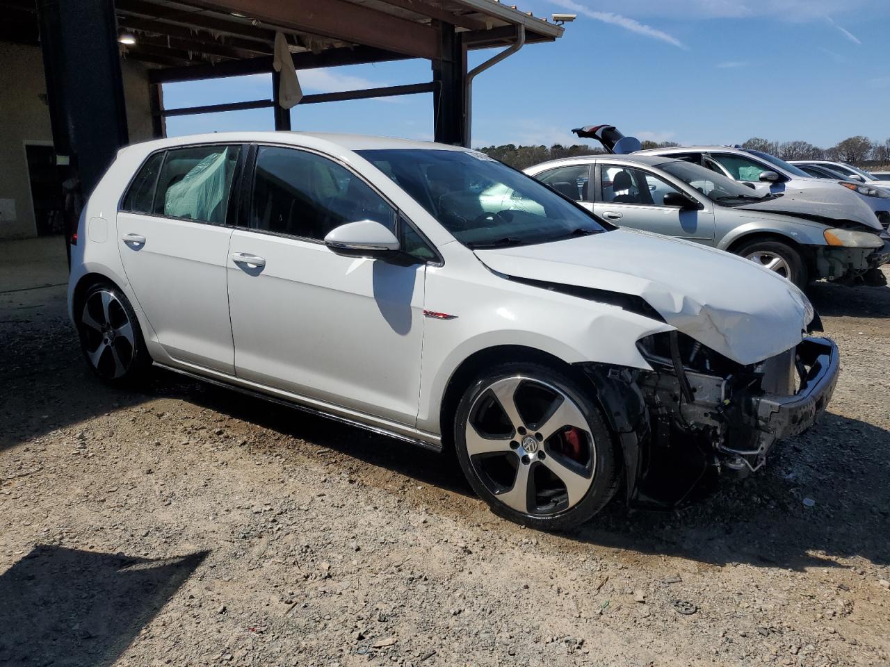 2017 Volkswagen GTI - Image 4