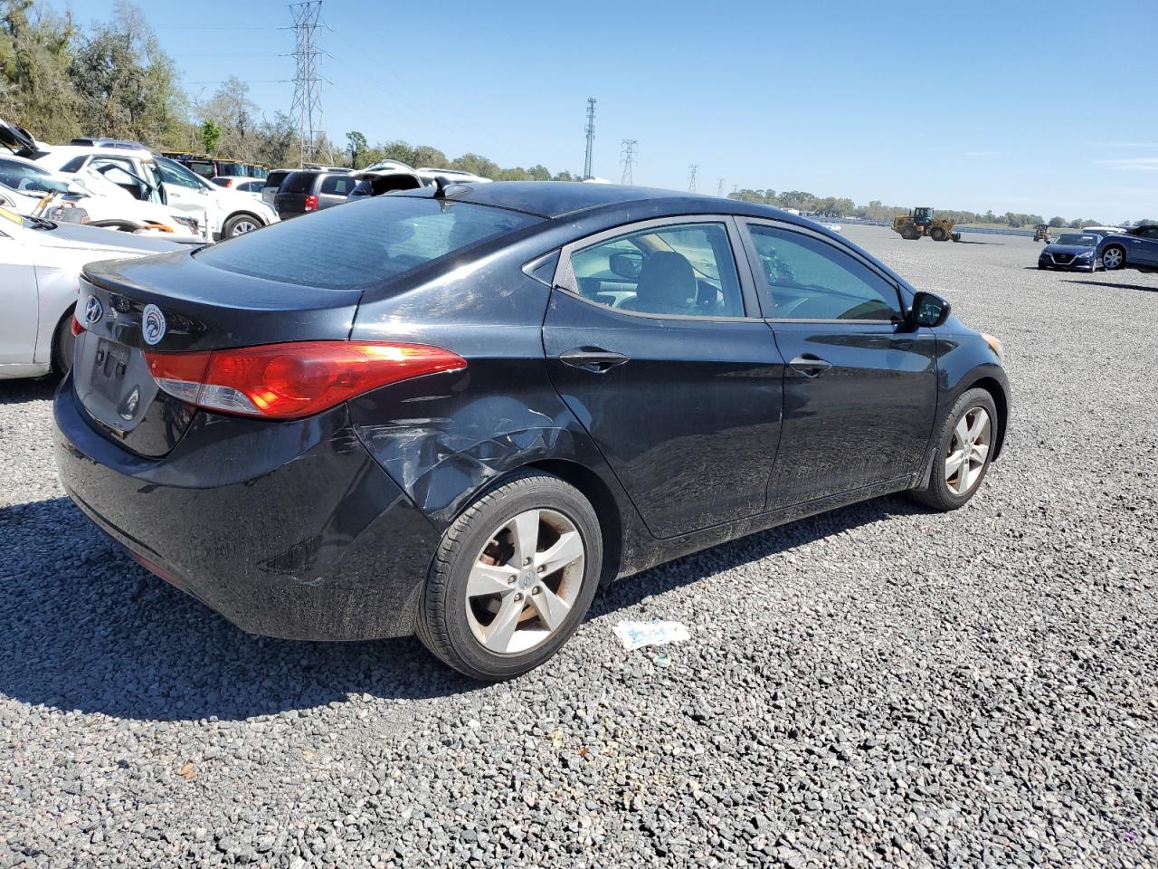 2012 Hyundai Elantra - Image 3