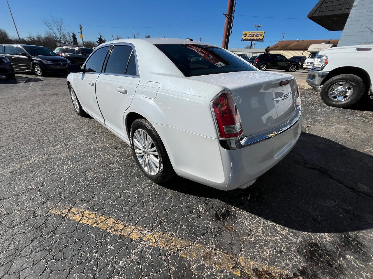 2013 Chrysler 300 - Image 3