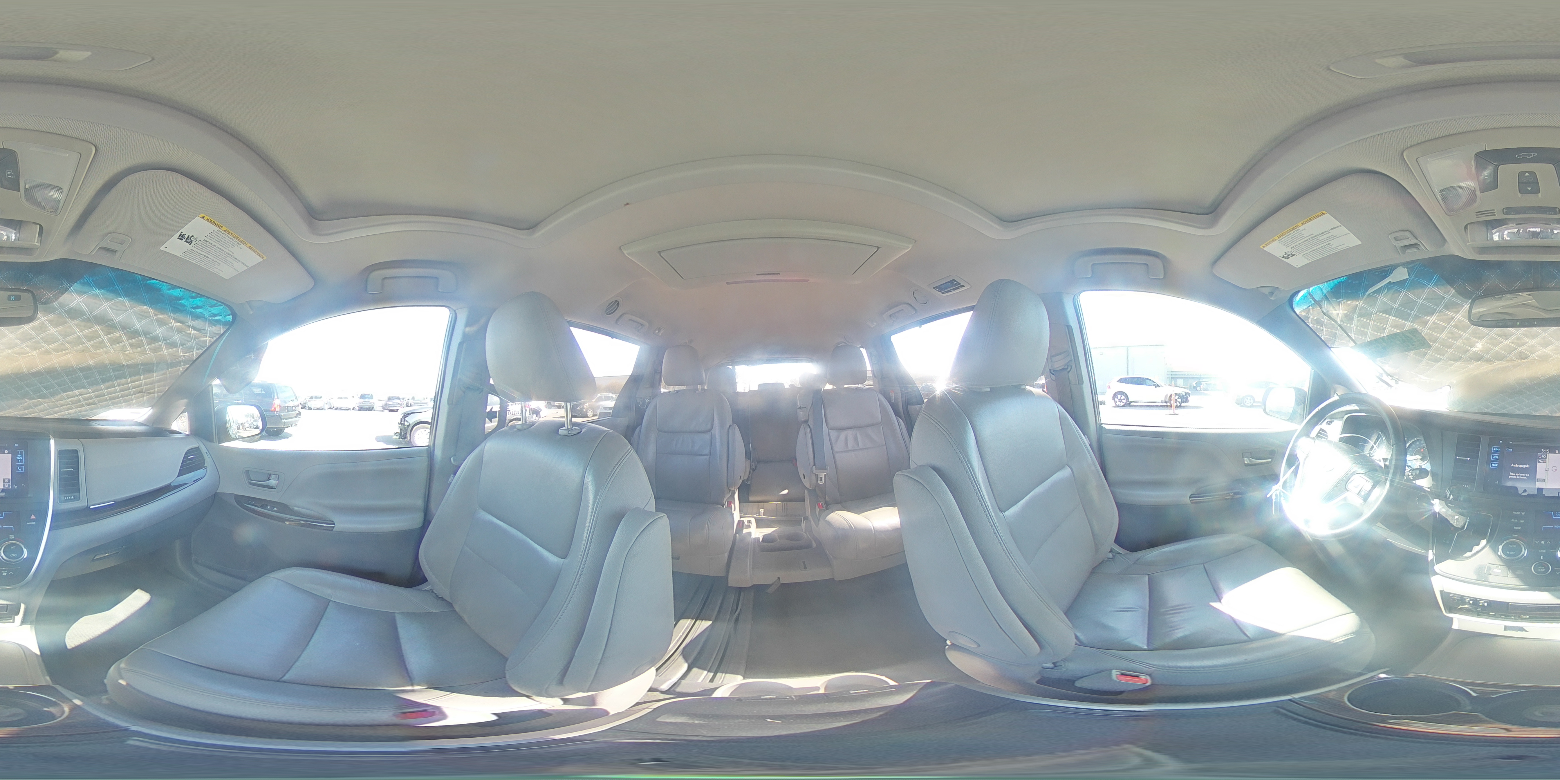 2016 Toyota Sienna - Image 14