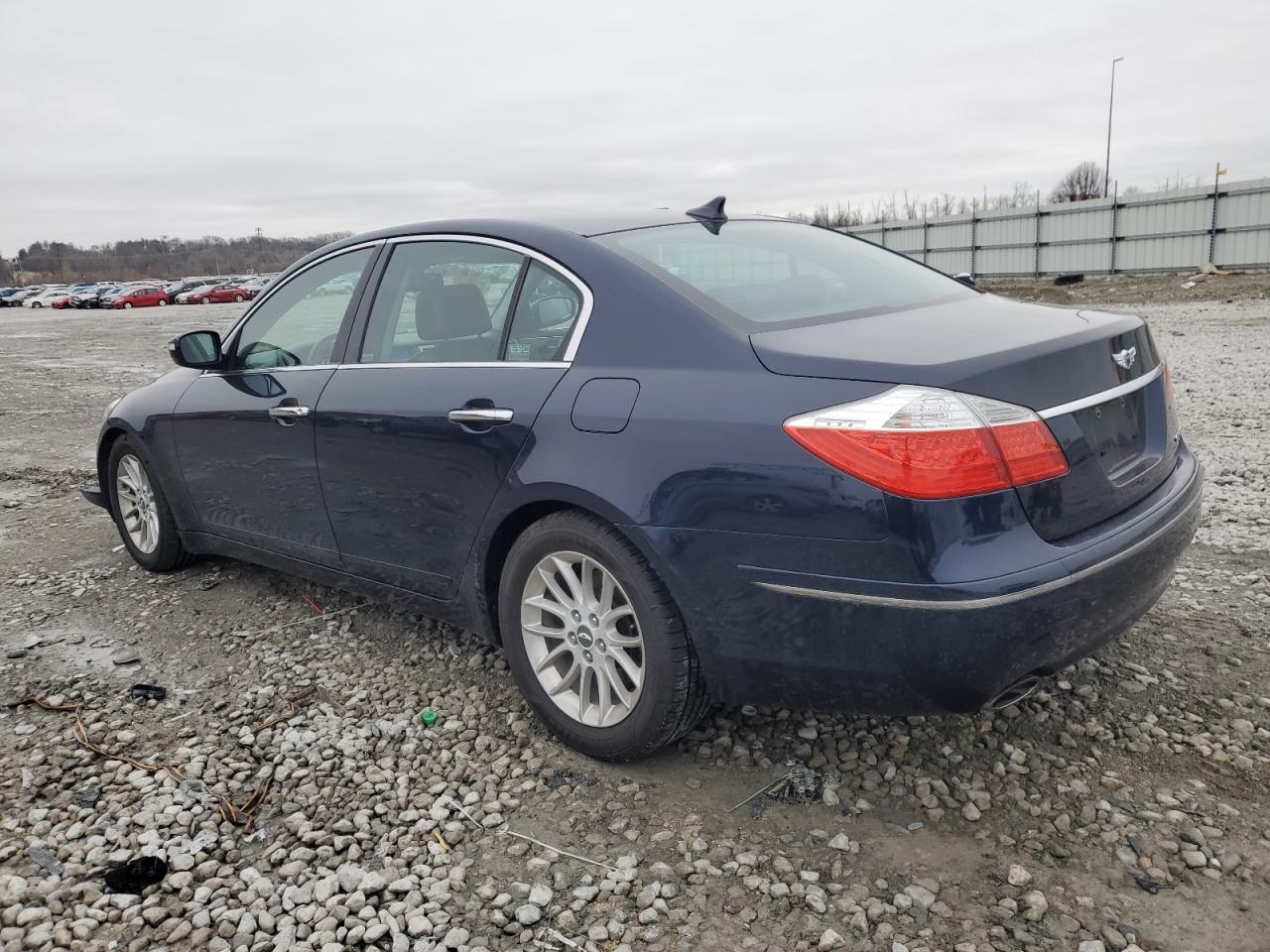 2009 Hyundai Genesis - Image 2