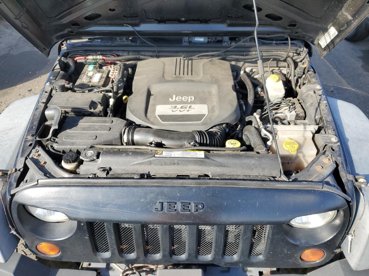 2012 Jeep Wrangler - Image 12