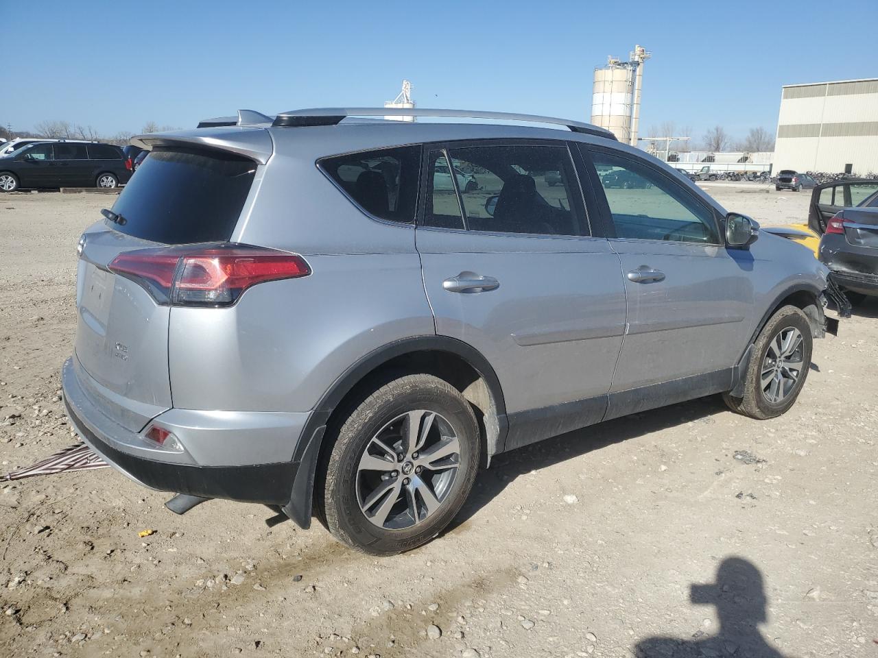 2016 Toyota RAV 4 - Image 3