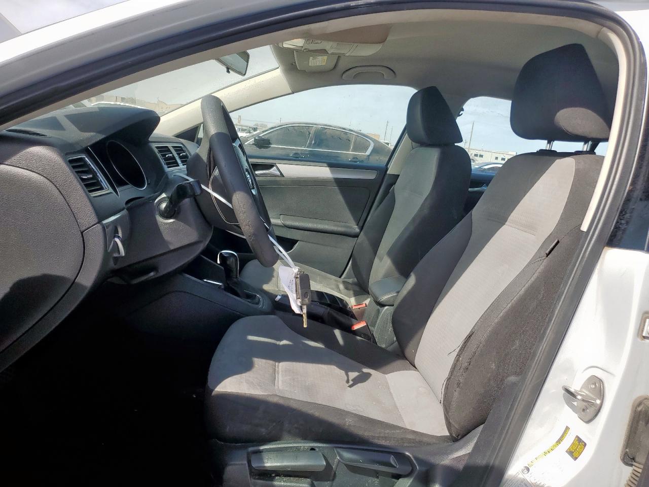 2017 Volkswagen Jetta - Image 7