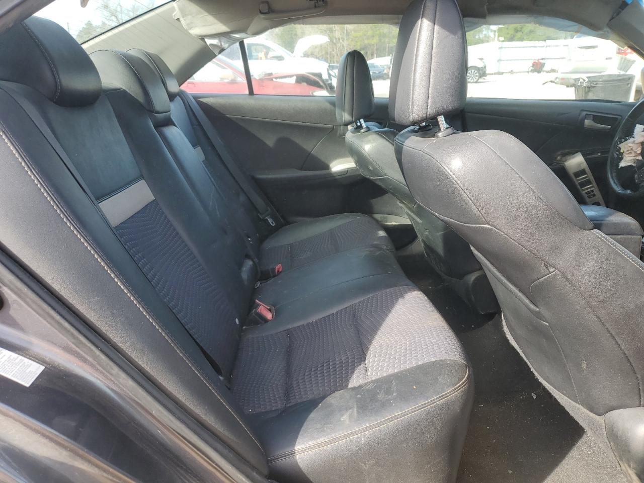 2013 Toyota Camry - Image 11
