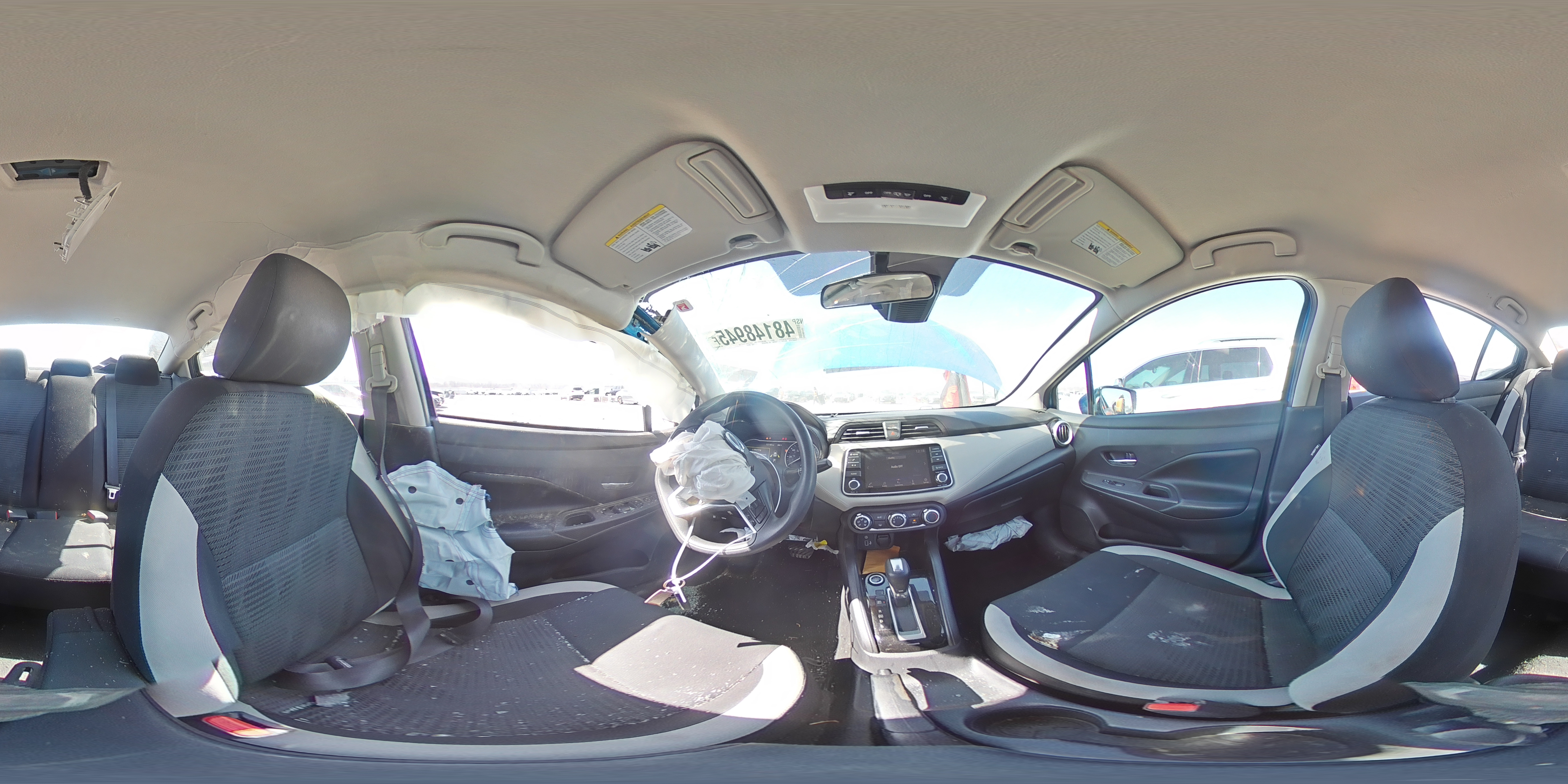 2020 Nissan Versa - Image 12