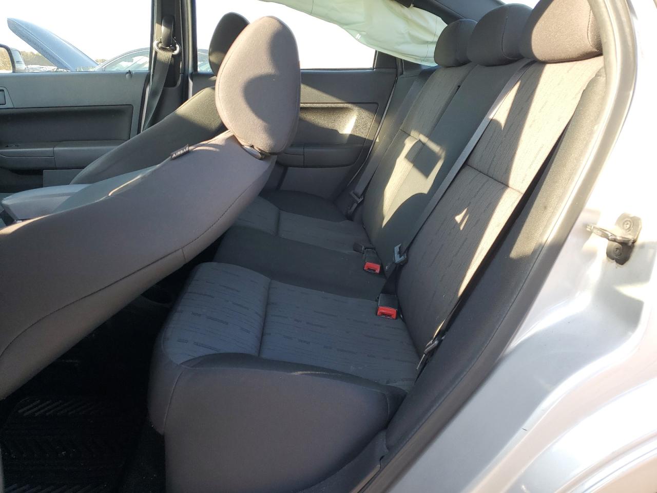 2010 Ford Focus - Image 10