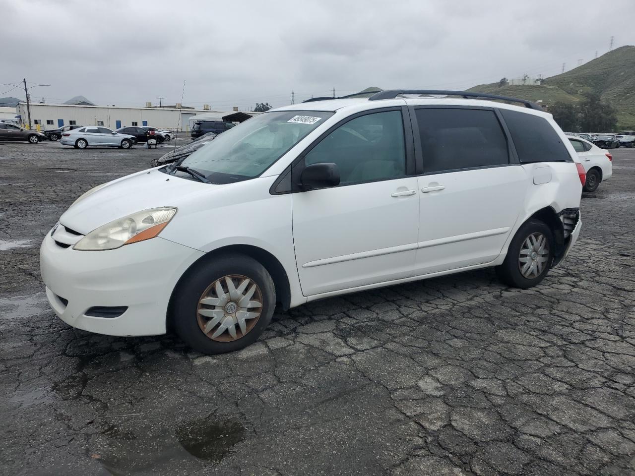 2010 Toyota Sienna - Image 1