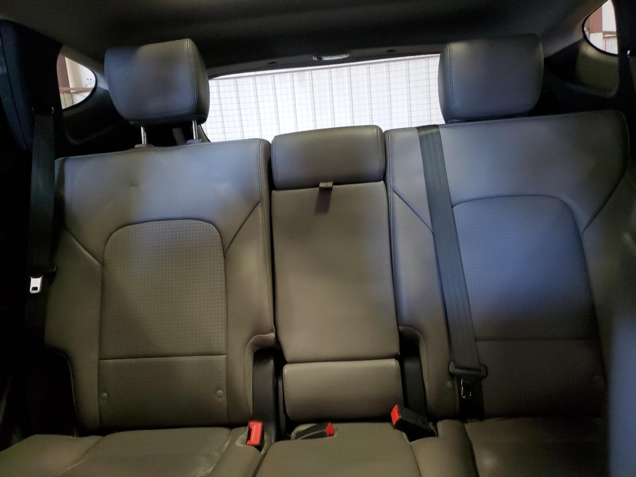 2014 Hyundai Santa Fe - Image 10