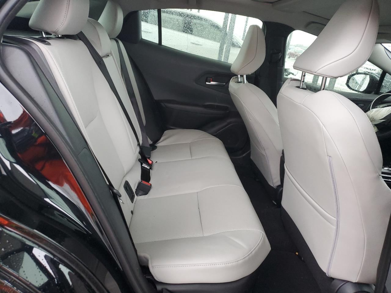 2024 Toyota Prius - Image 10