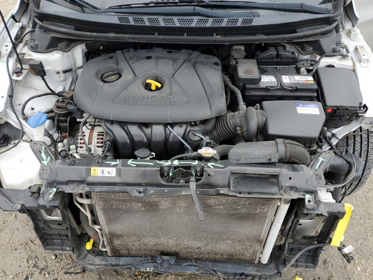 2015 Hyundai Elantra - Image 11