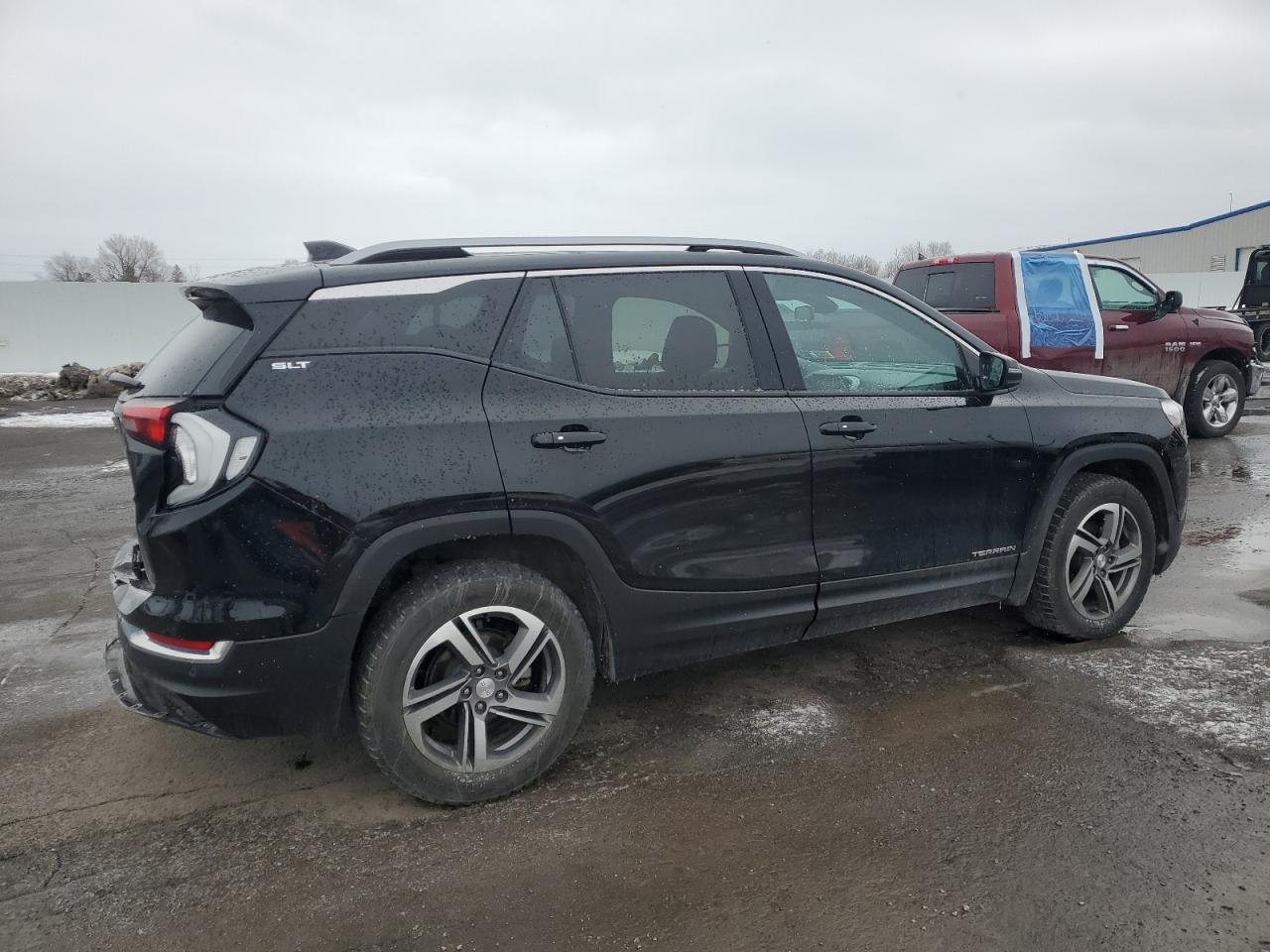 2021 GMC Terrain - Image 3