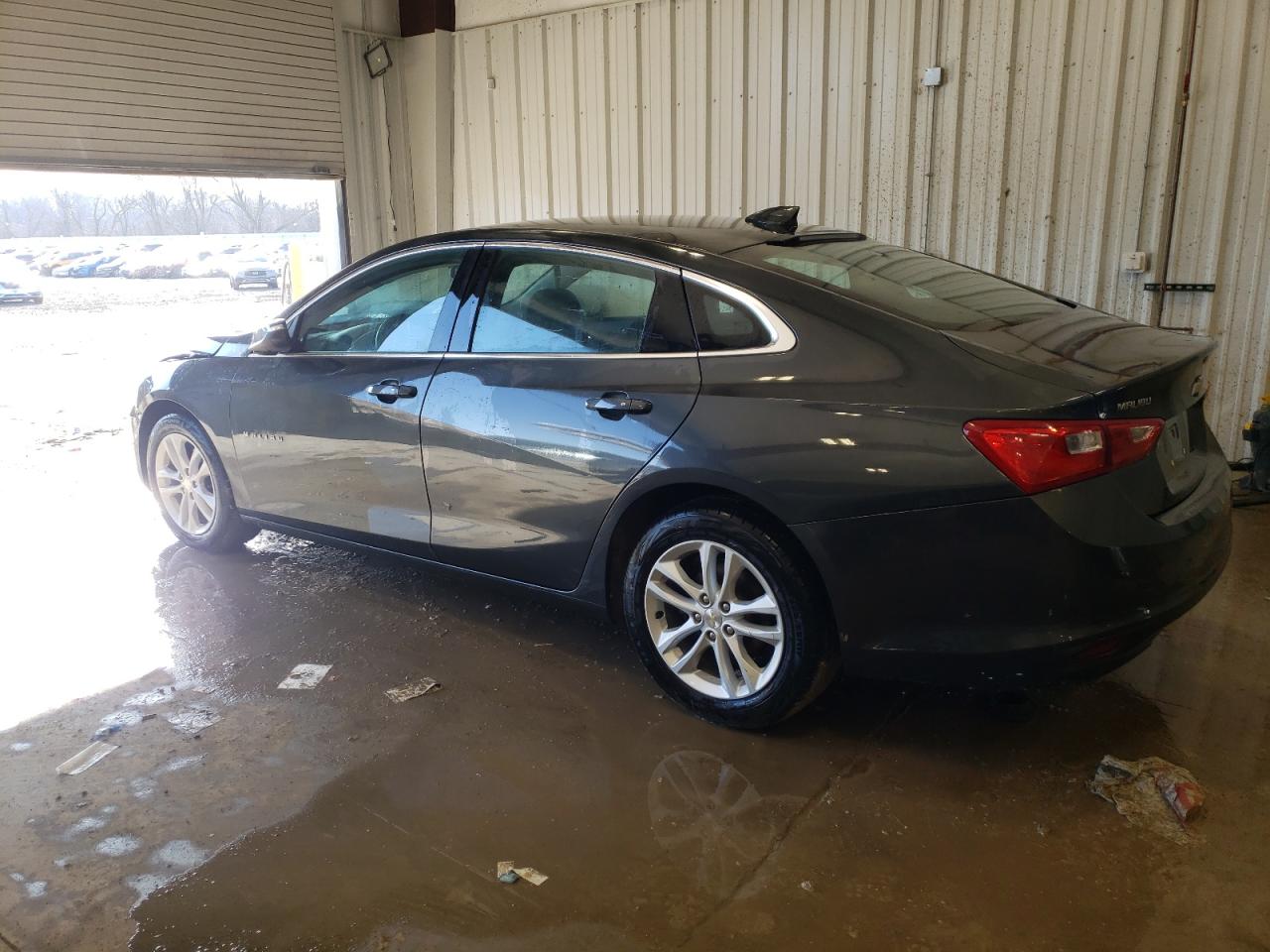2018 Chevrolet Malibu - Image 2