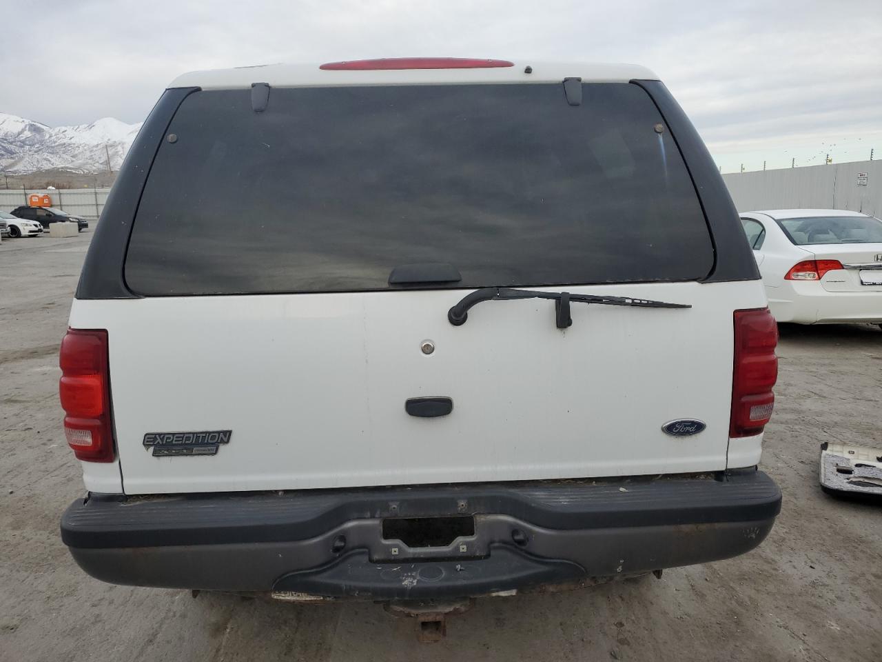 2001 Ford Expedition Xlt VIN: 1FMPU16L21LA33149 Lot: 49183895