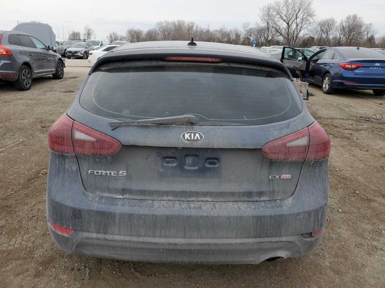 2016 Kia Forte - Image 6