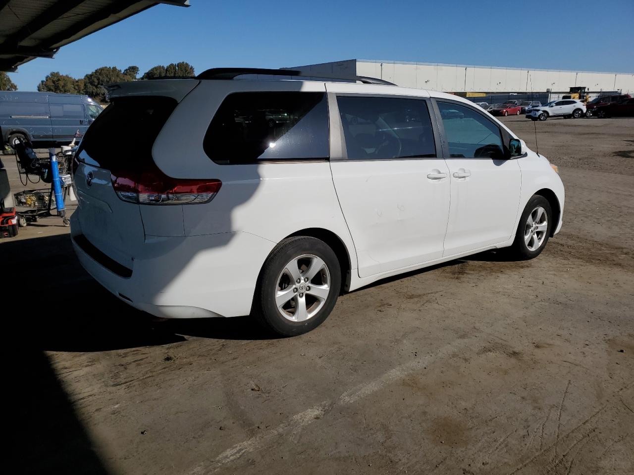 2013 Toyota Sienna - Image 3