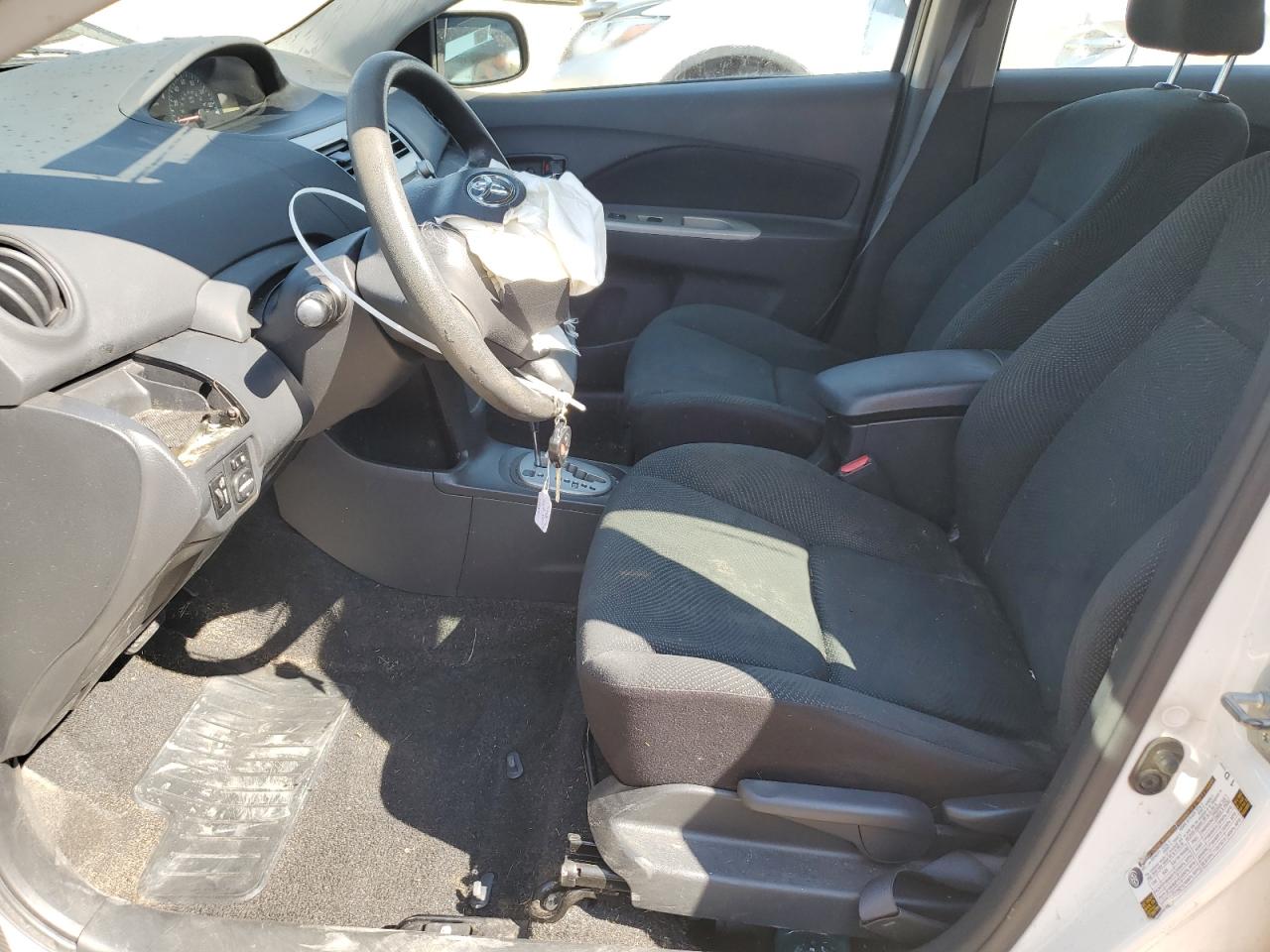 2010 Toyota Yaris - Image 7