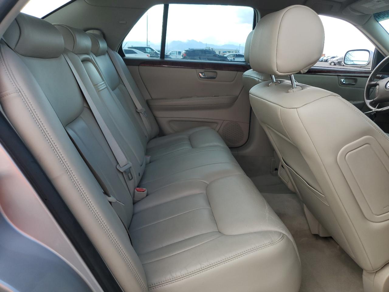 2006 Cadillac DTS - Image 11