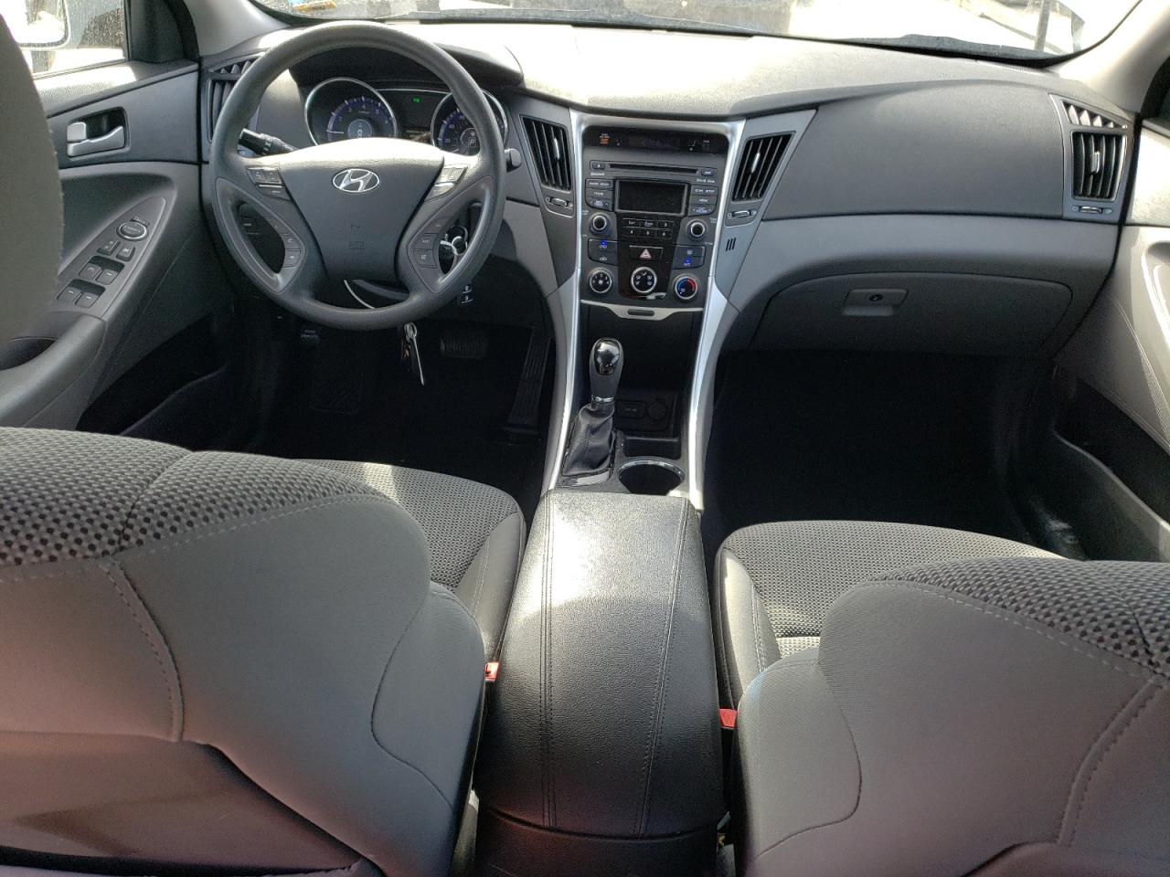 2014 Hyundai Sonata - Image 8