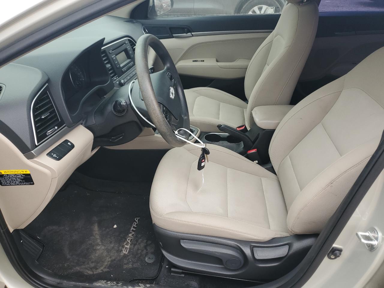 2017 Hyundai Elantra - Image 7