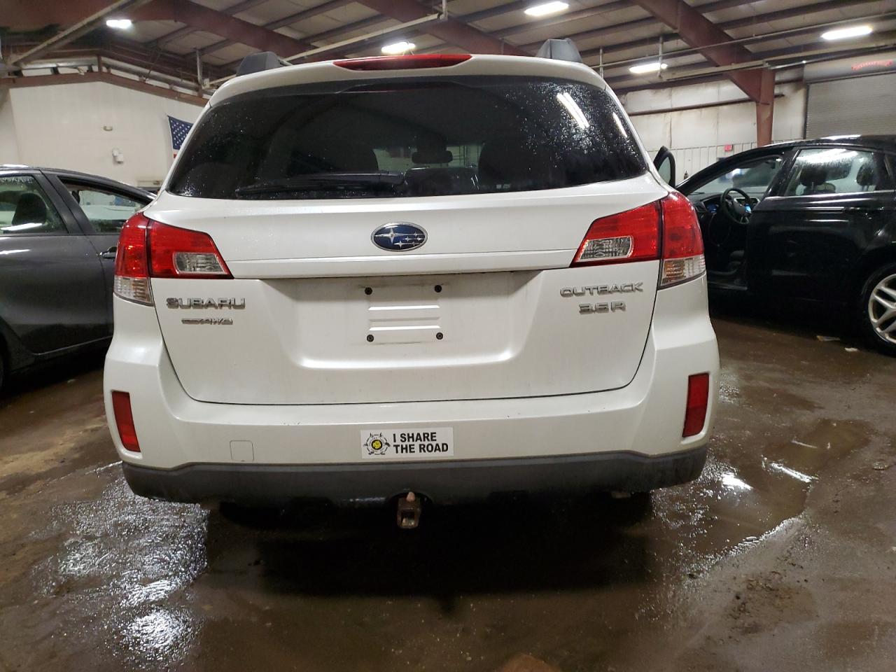 2011 Subaru Outback - Image 6