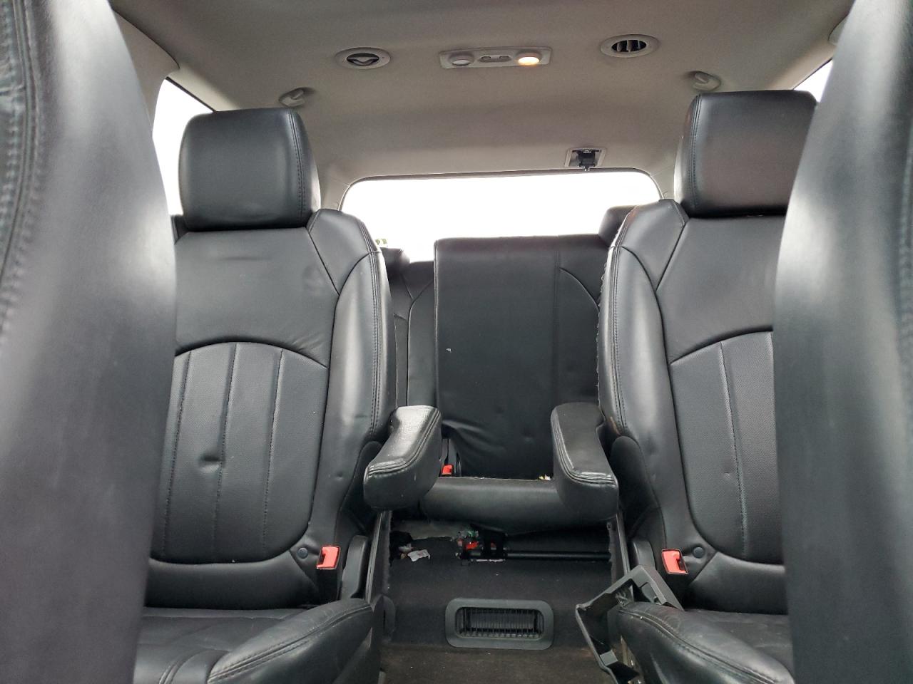 2011 GMC Acadia - Image 10