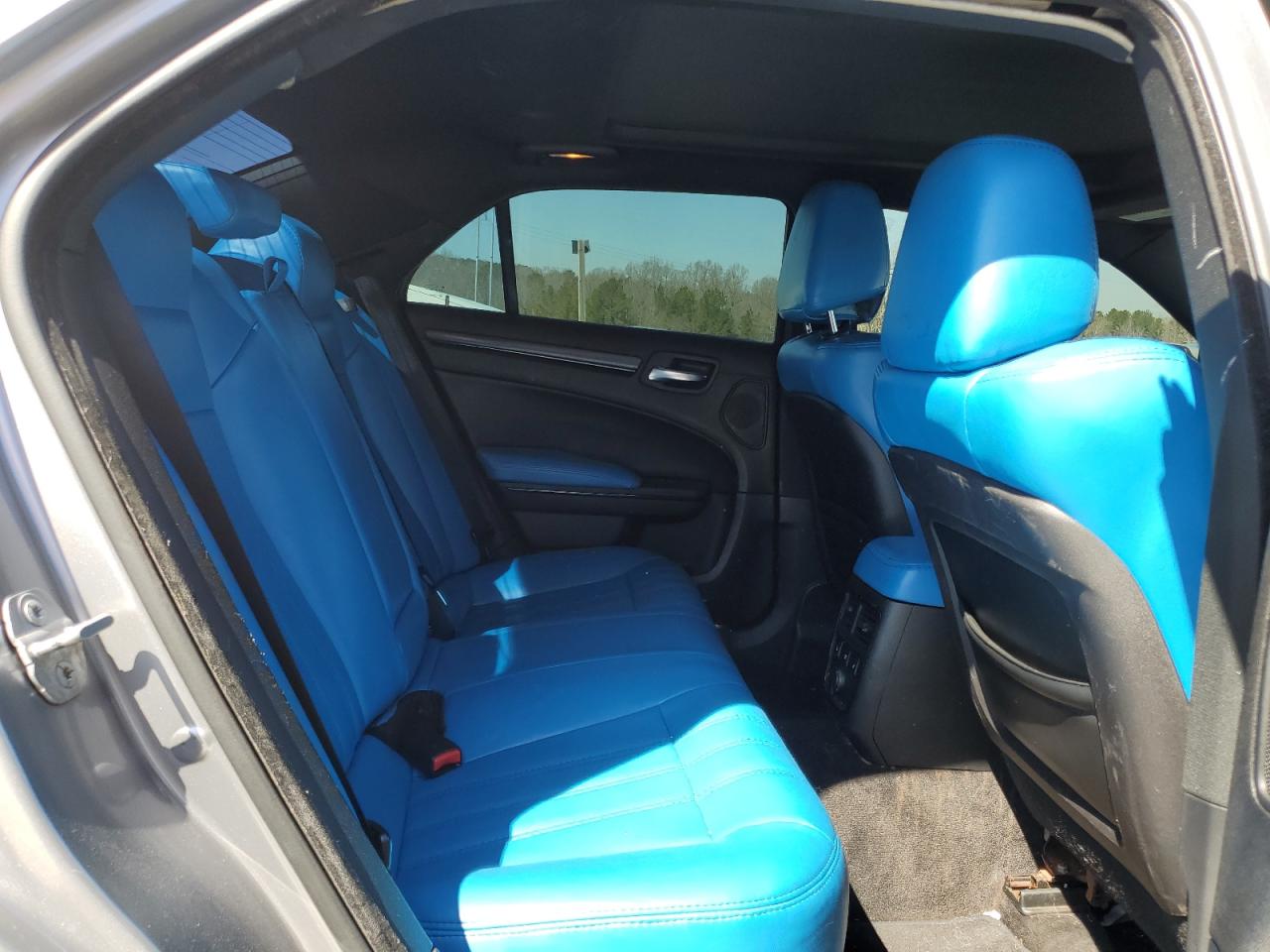 2014 Chrysler 300 - Image 10