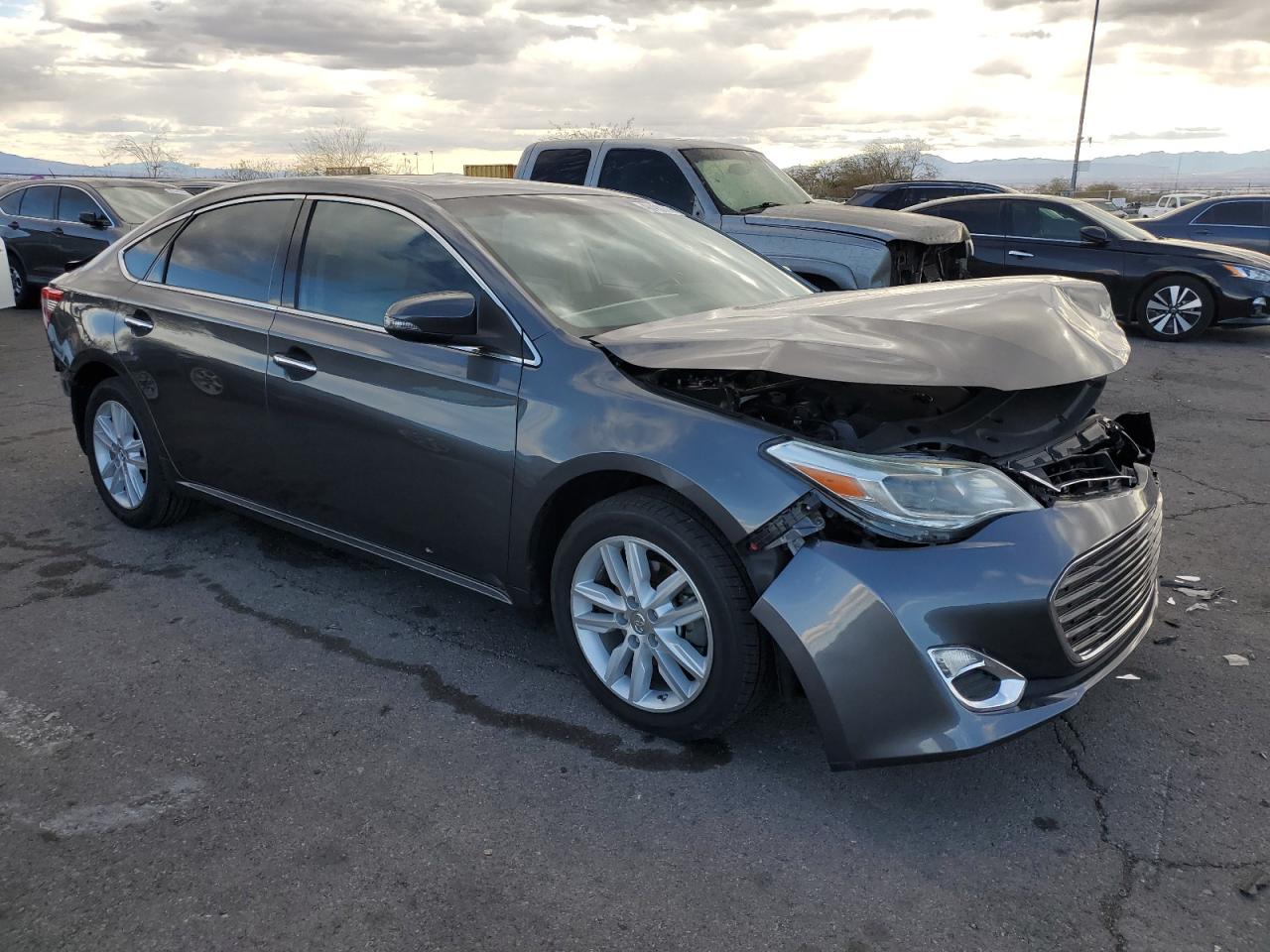 2013 Toyota Avalon - Image 4