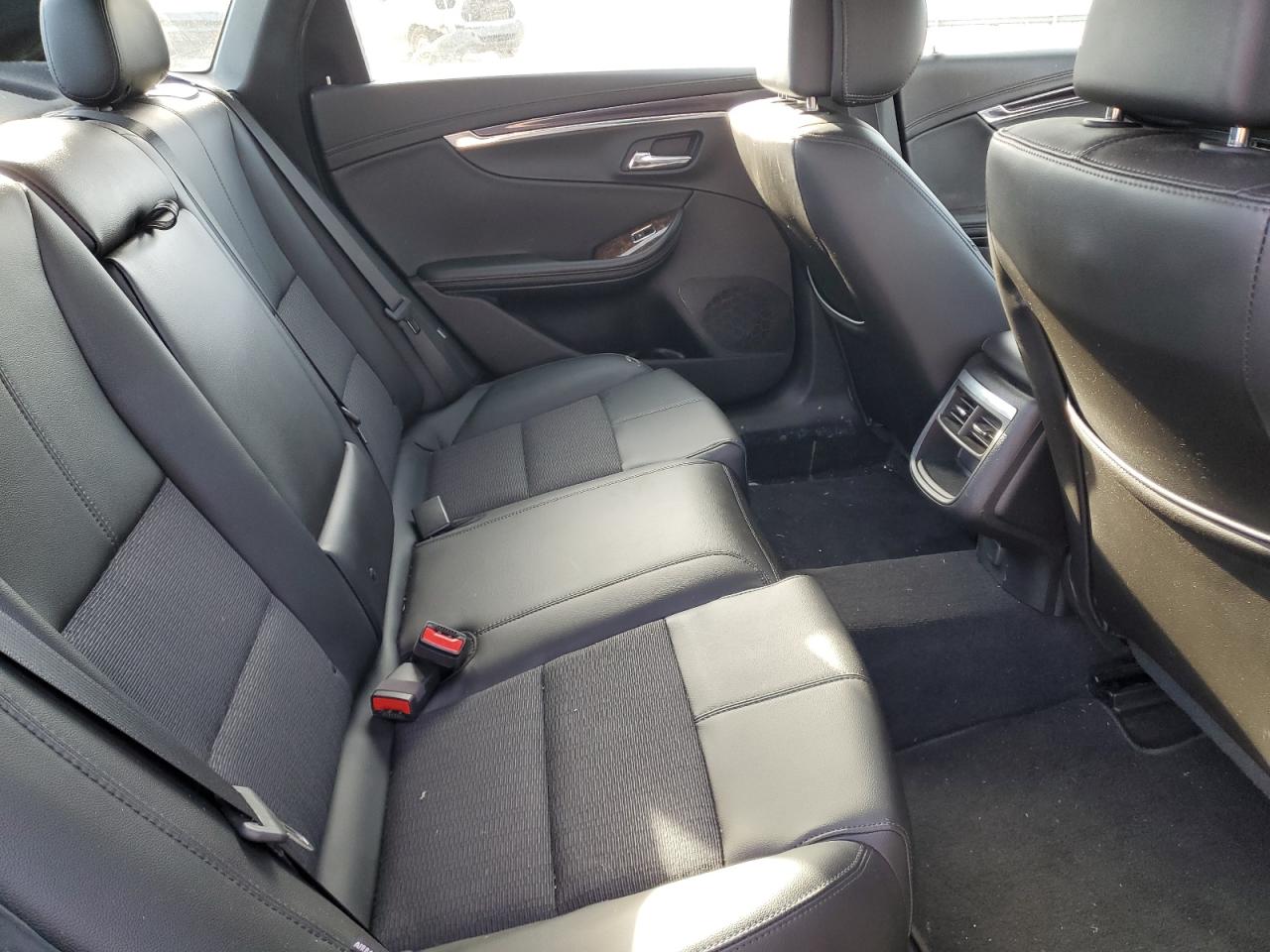 2014 Chevrolet Impala - Image 10