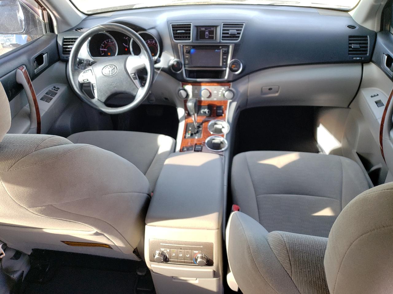 2013 Toyota Highlander - Image 8