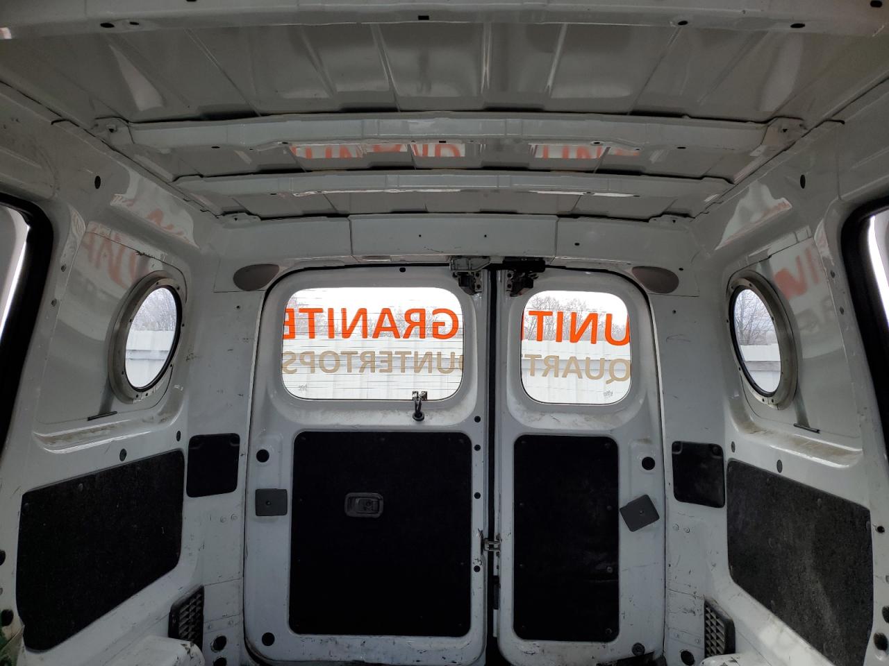 2015 Nissan NV - Image 10