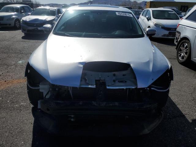  VOLKSWAGEN PASSAT 2013 Серебристый