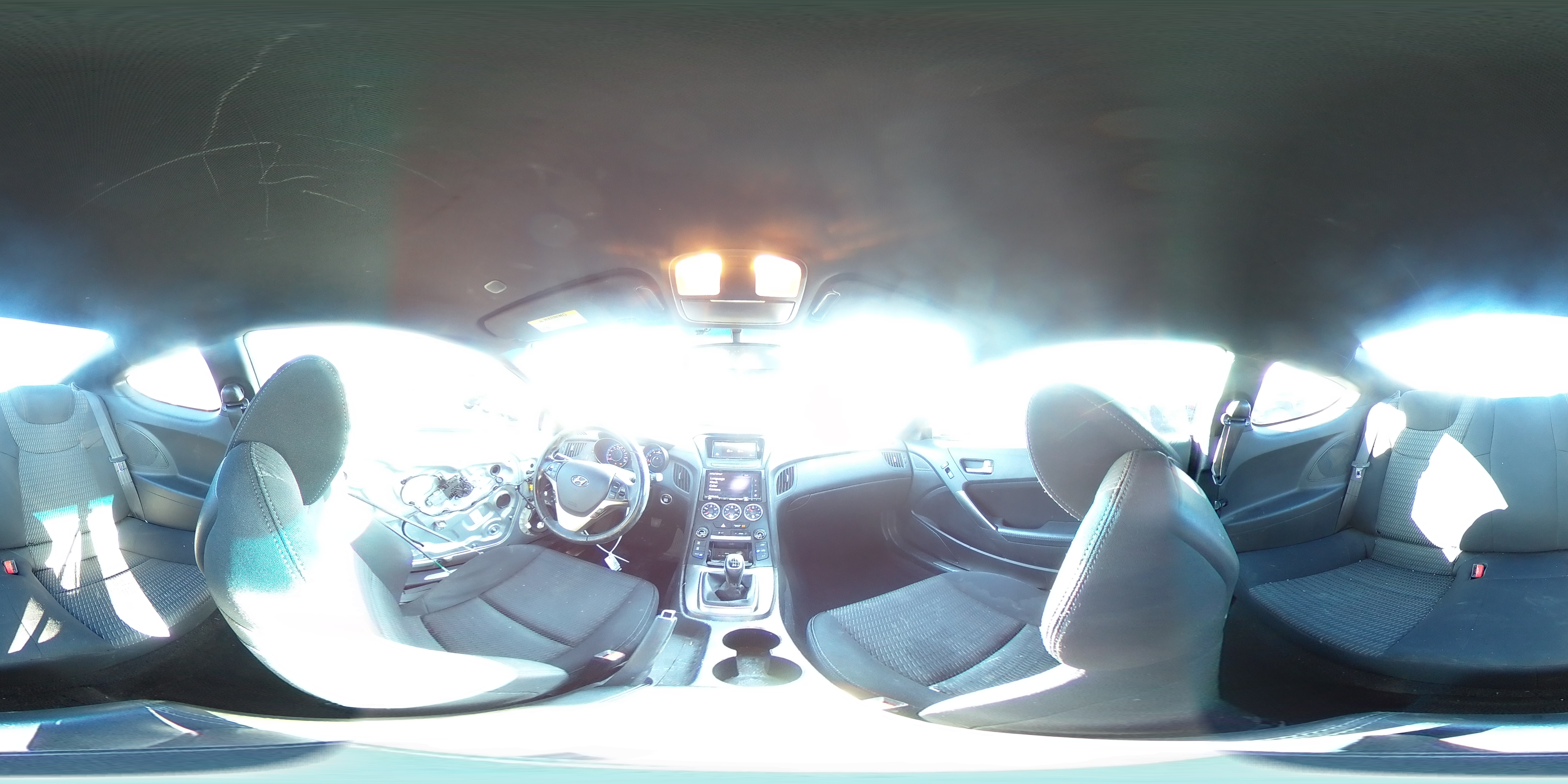 2016 Hyundai Genesis - Image 15