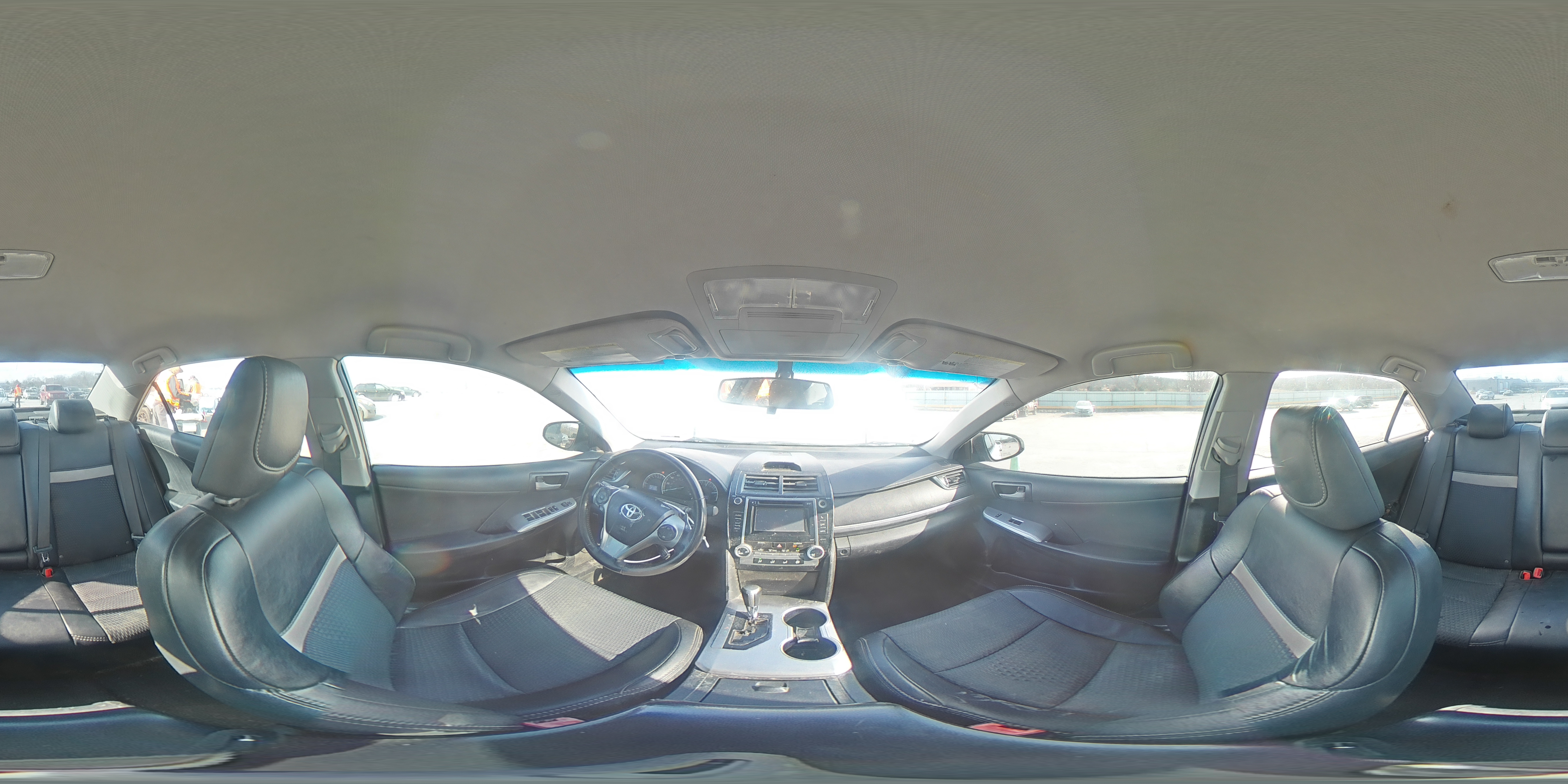 2013 Toyota Camry - Image 12