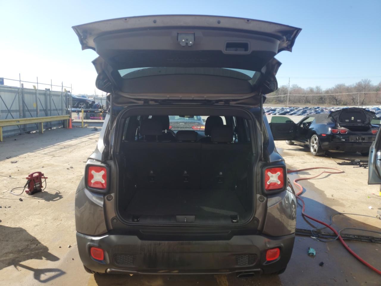 2021 Jeep Renegade - Image 6