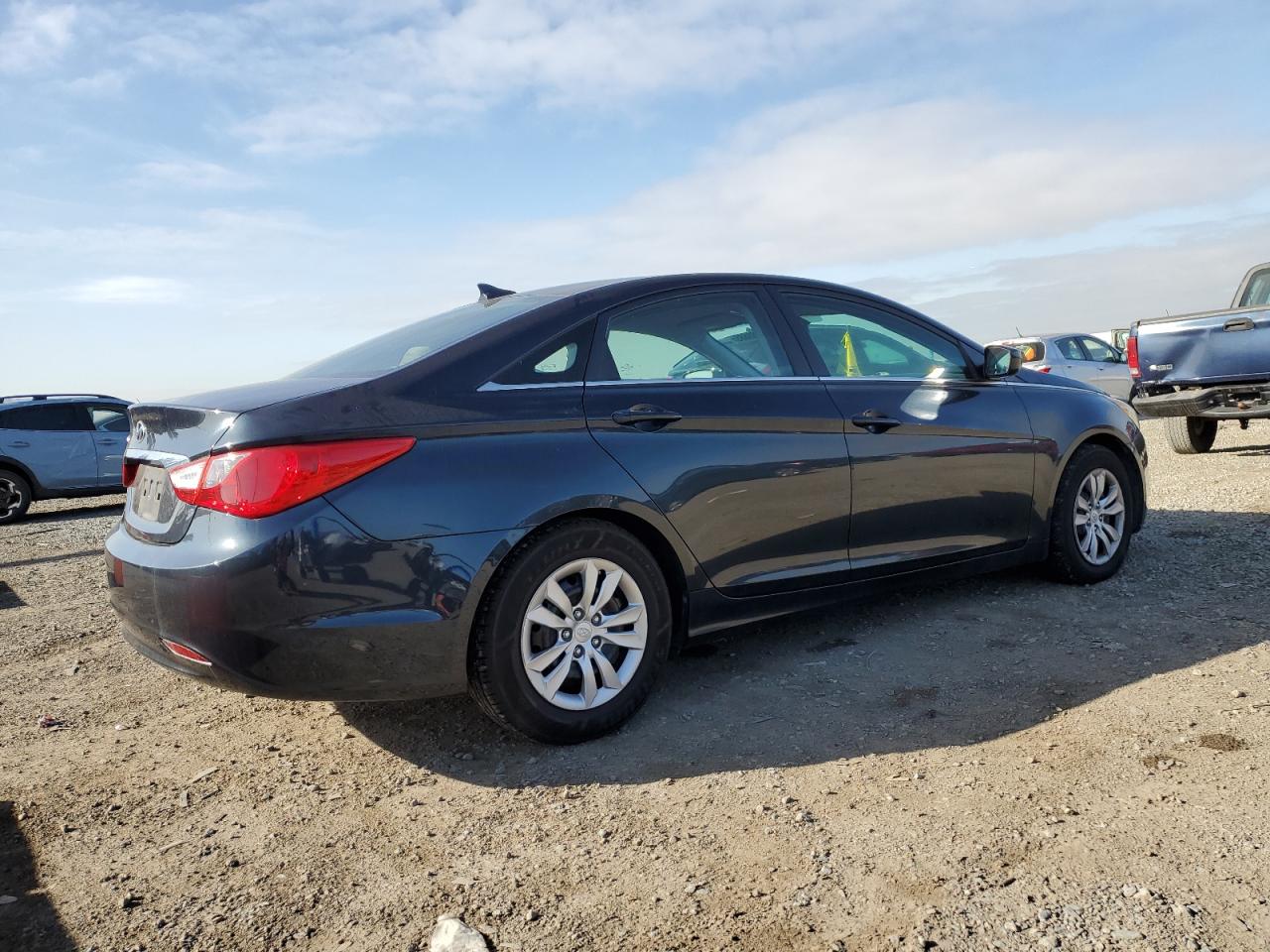 2012 Hyundai Sonata - Image 3