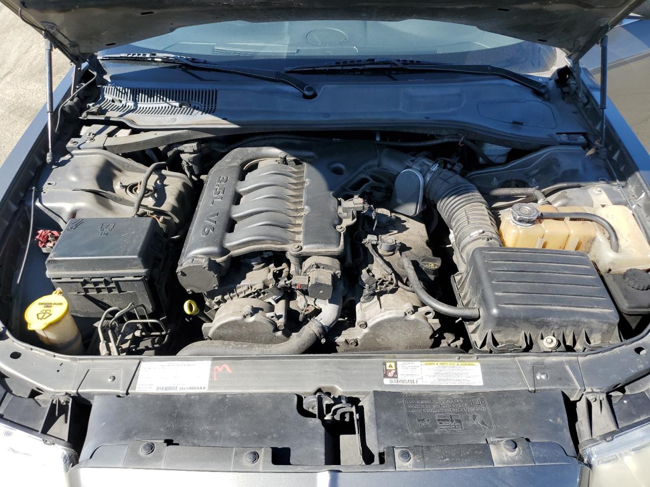 2008 Chrysler 300 - Image 11