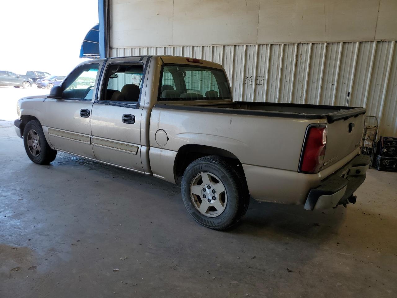 2005 Chevrolet Silverado - Image 2