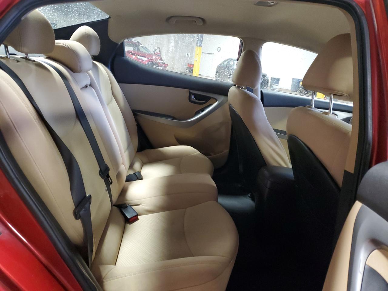 2013 Hyundai Elantra - Image 10