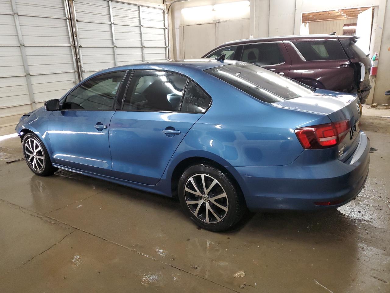 2016 Volkswagen Jetta - Image 2