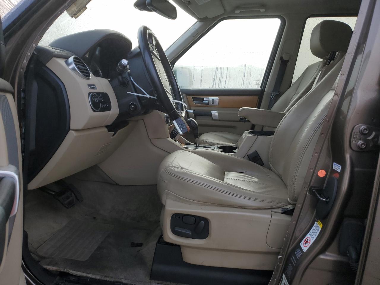 2012 Land Rover LR4 - Image 7