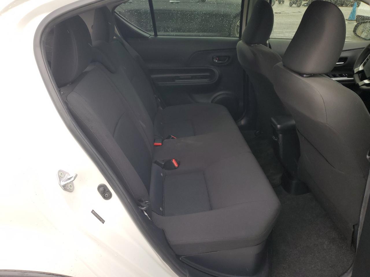 2018 Toyota Prius - Image 10