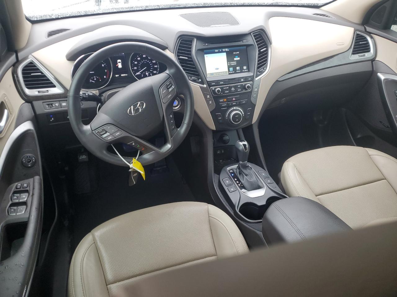 2017 Hyundai Santa Fe - Image 8