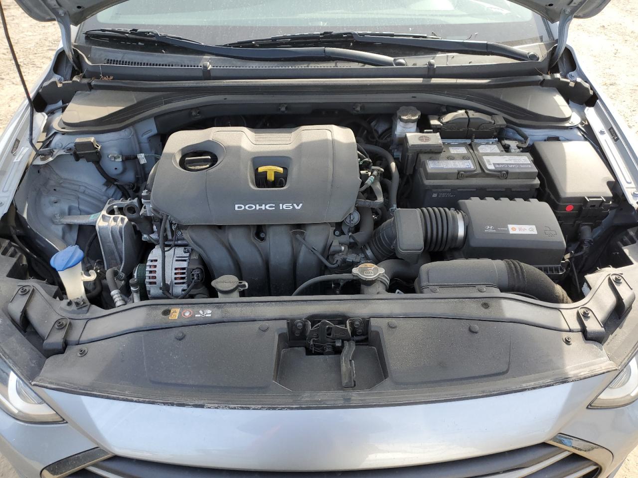 2017 Hyundai Elantra - Image 11