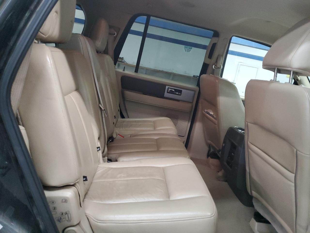 2010 Ford Expedition - Image 11