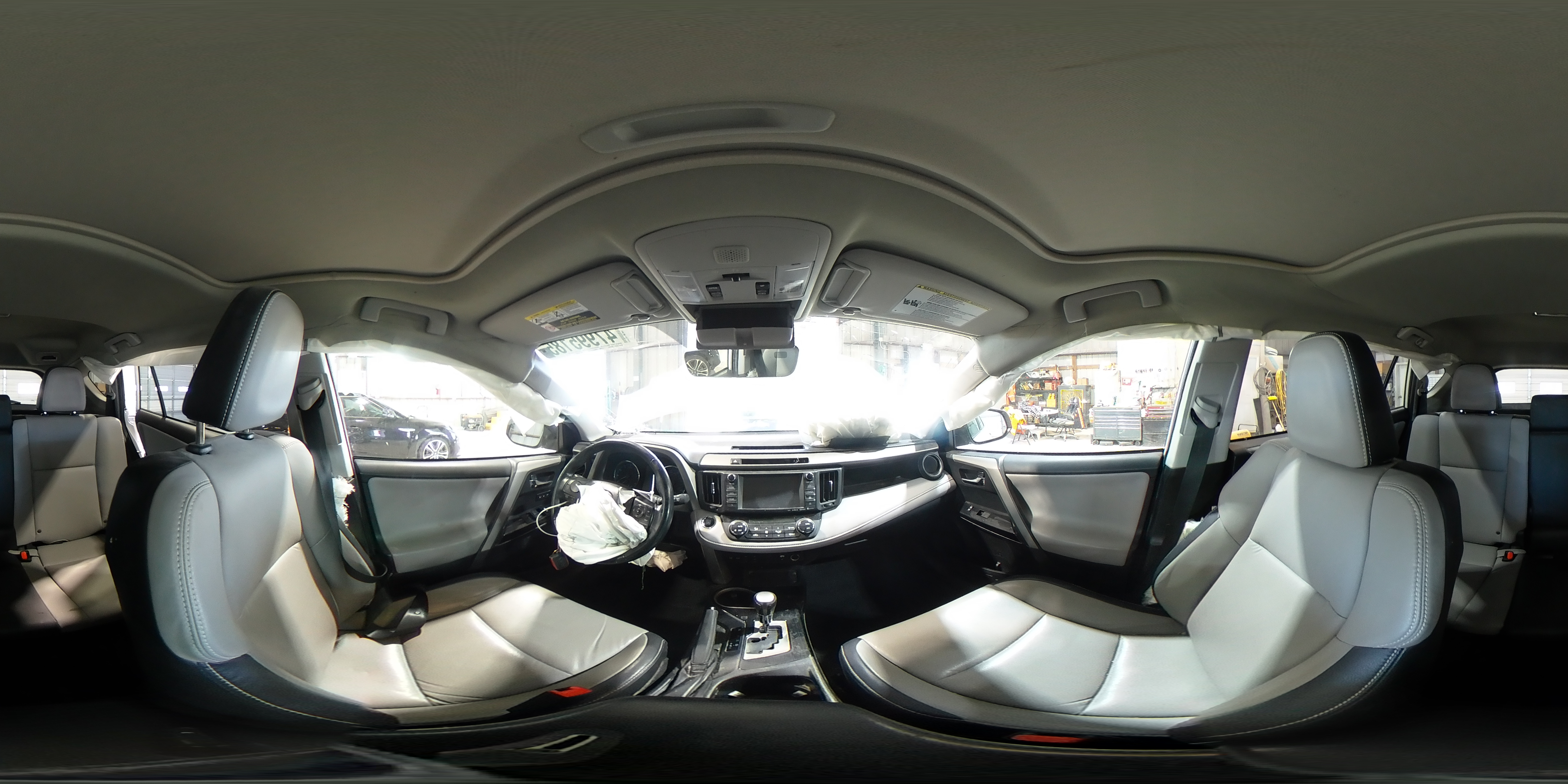 2018 Toyota RAV 4 - Image 13